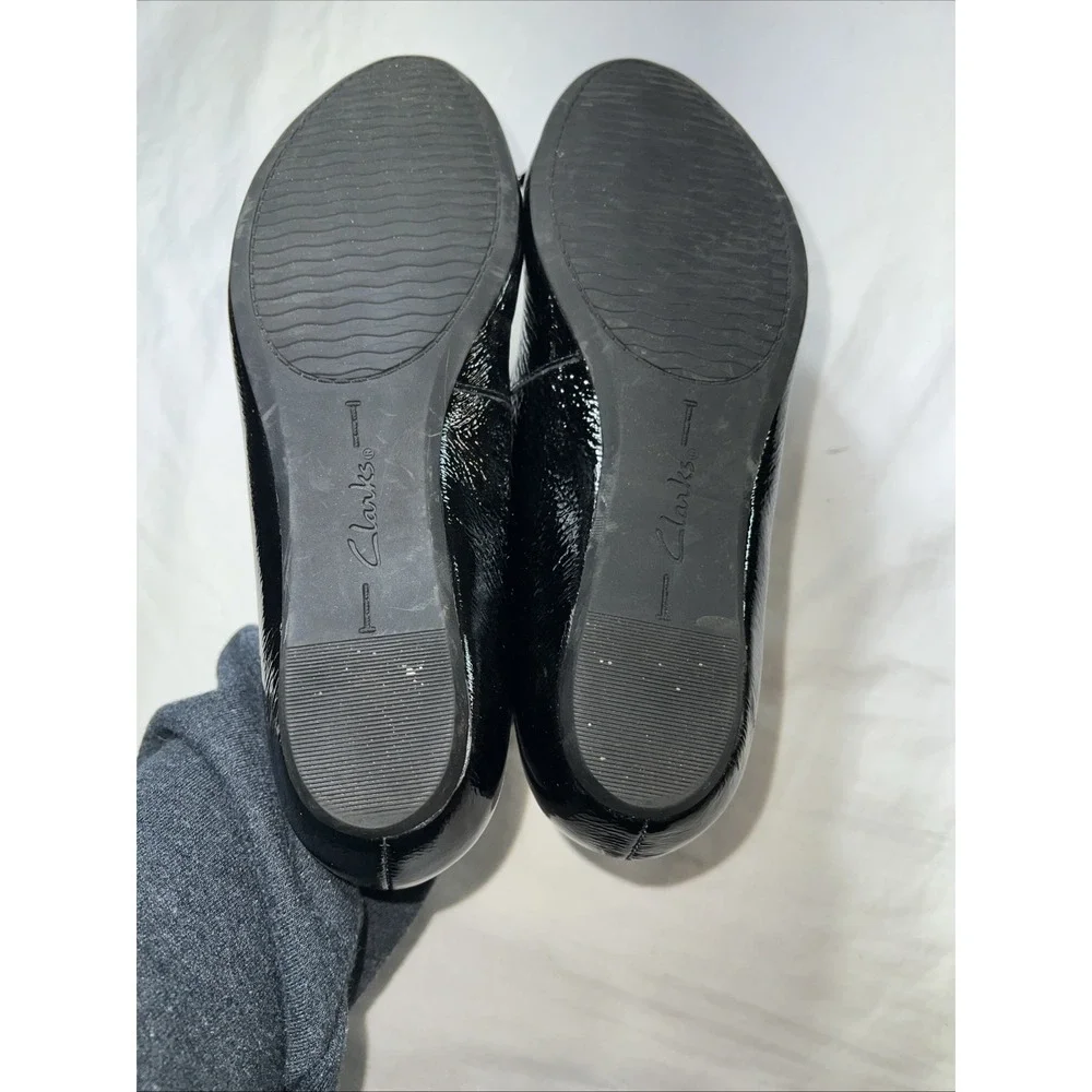 Clarks Artisan Black Patent Leather Bow Toe Slip On Flats Shoes Women's 7.5M